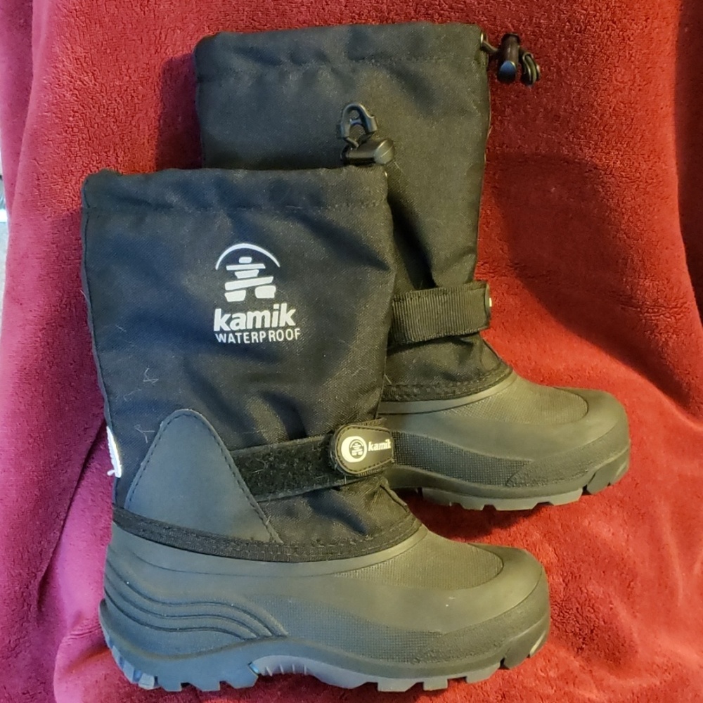 Kids Kamik water proof insulated boots